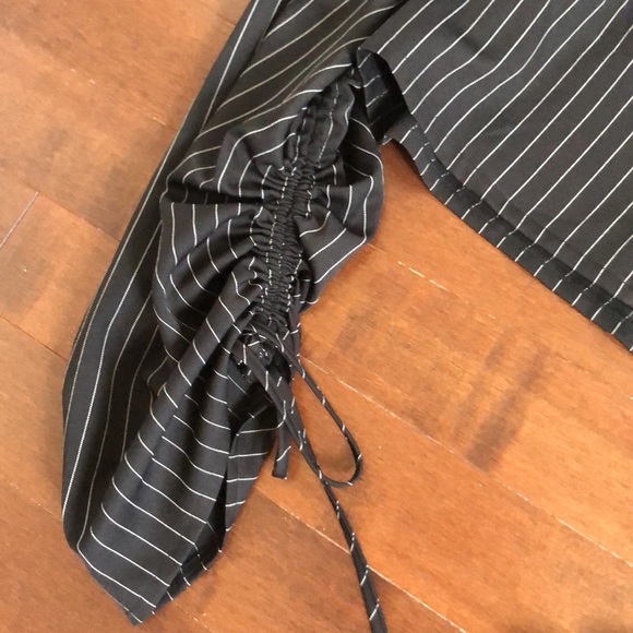 Amazing dark blue pinstripe cropped jacket - Picture 4 of 5